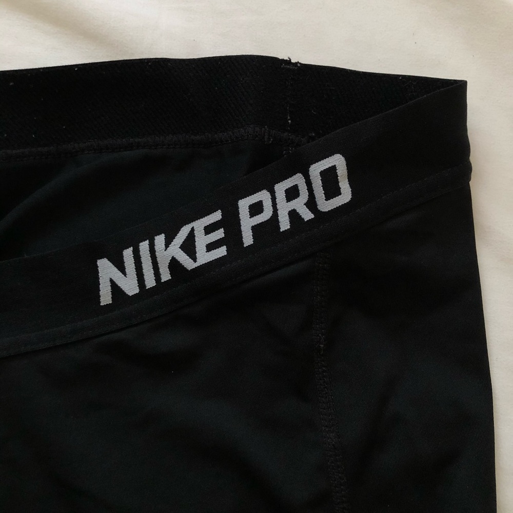 Nike Pro Dri-Fit Black Cropped Compression Tights - Picture 7 of 8